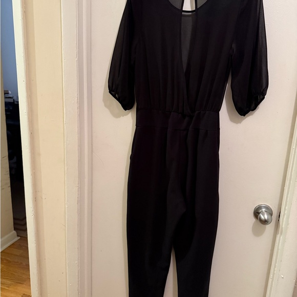 Chic Black V-Neck Jumpsuit - Picture 3 of 3
